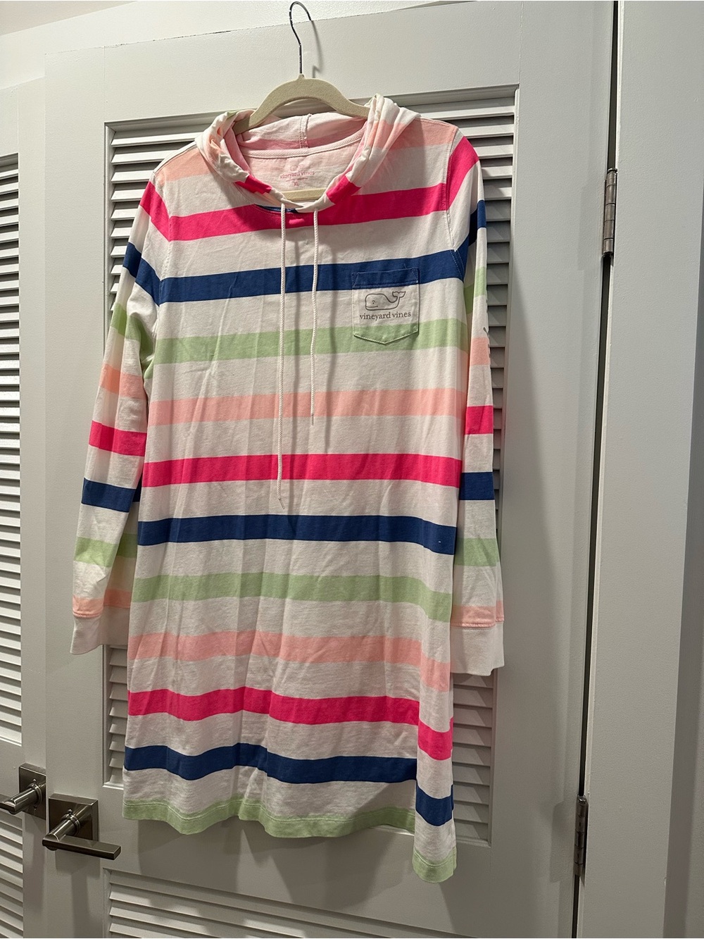 Vineyard Vines Women’s hooded coverup size XL